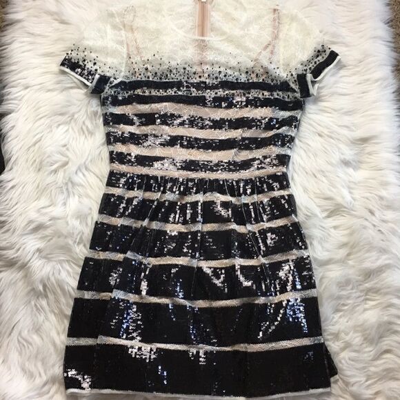 BCBGMAXAZRIA | Tasi-Sequin Stripe Lace Dress | 6 - Picture 6 of 8
